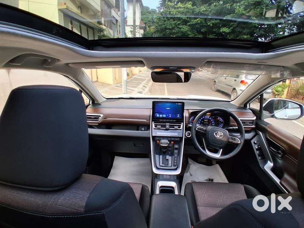 Toyota Innova Hycross 2.0 Vx (o) Hybrid 7 Str, 2024, Petrol