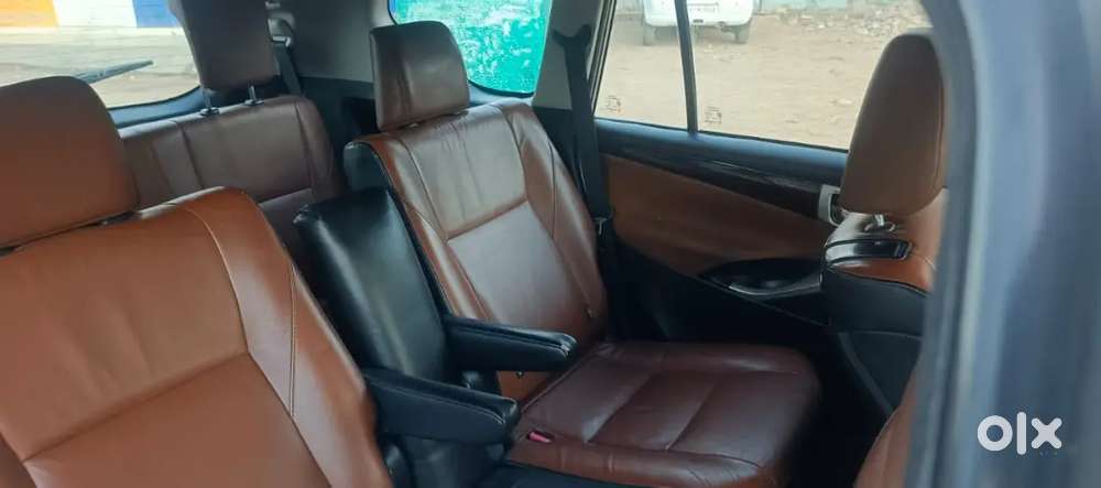 Top Model Innova Crysta Diesel