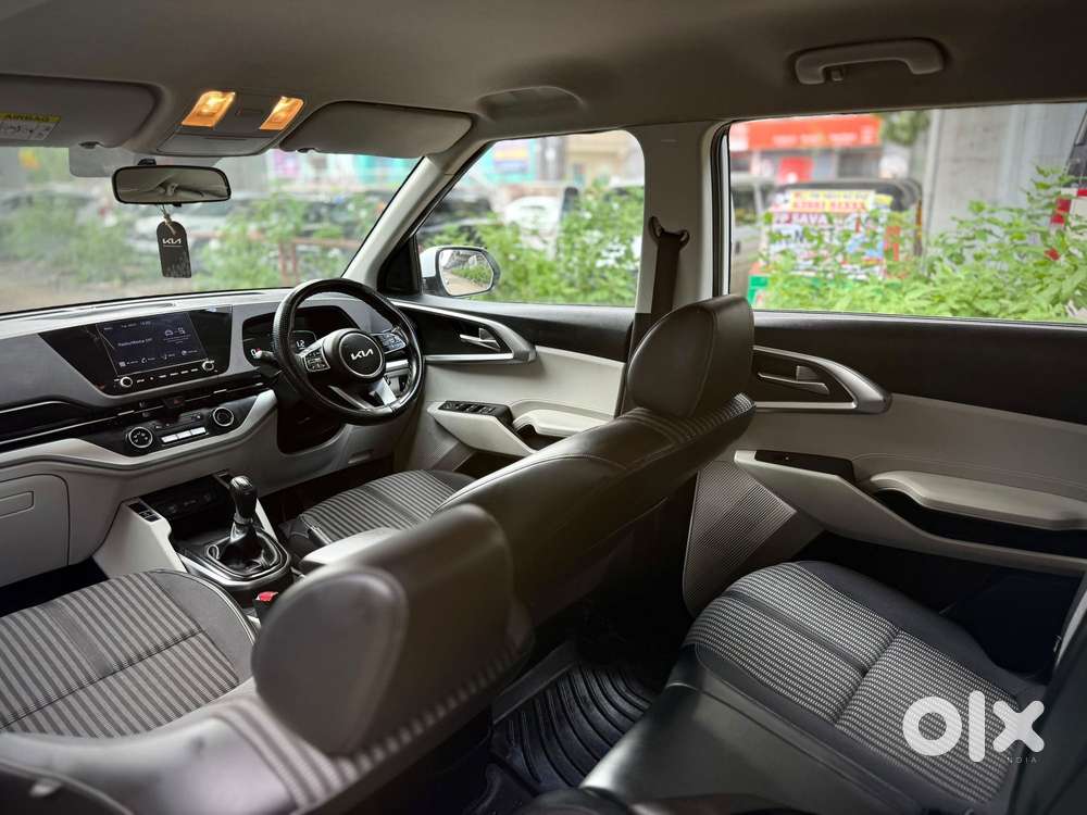 Kia Carens 1.5 Prestige 7 Str, 2023, Petrol