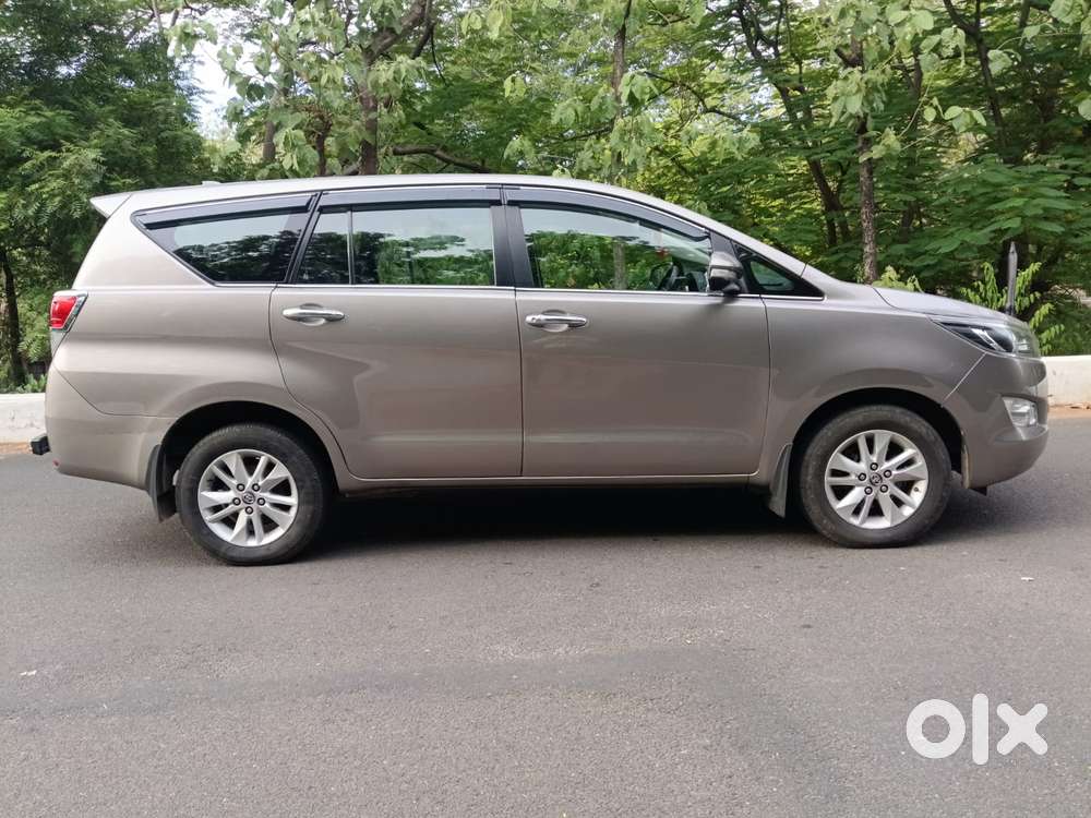 Toyota Innova Crysta 2.4 V, 2016, Diesel