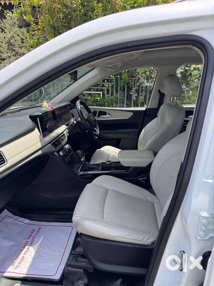 Mahindra Xuv700 2.2 Ax 7 Diesel At Luxury Pack Str, 2022, Diesel