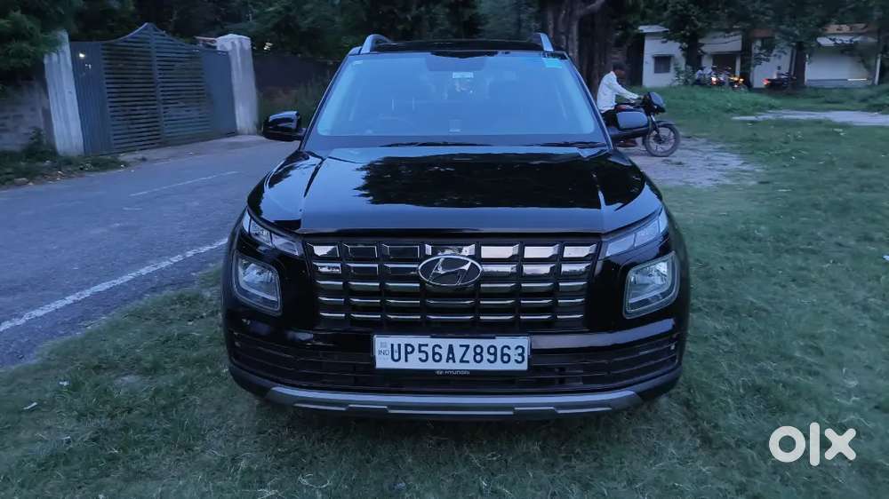 Hyundai Venue Petrol 2024