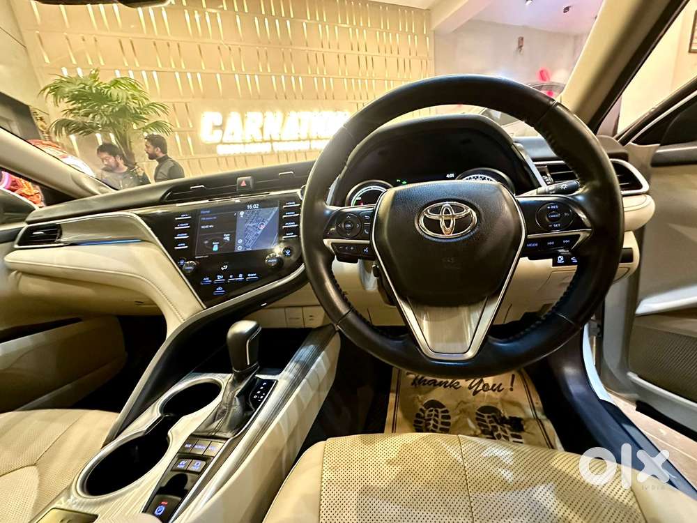 Toyota Camry 2.5 Hybrid, 2021, Petrol