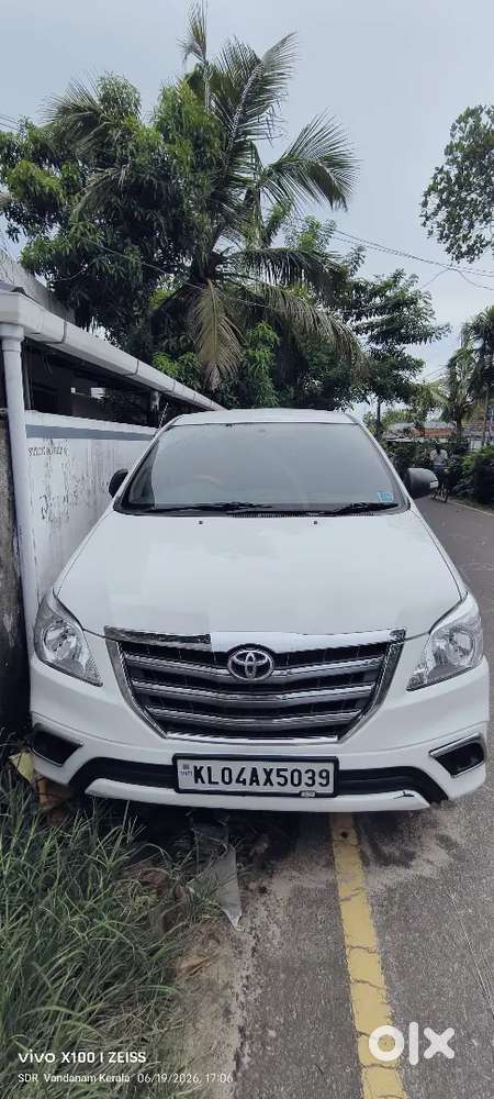 Toyota Innova 2016