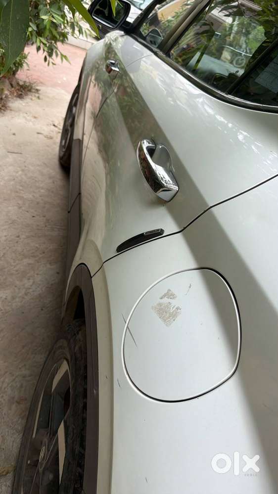 Non Accidental Venue Automatic With Sunroof White Color Single Owner
