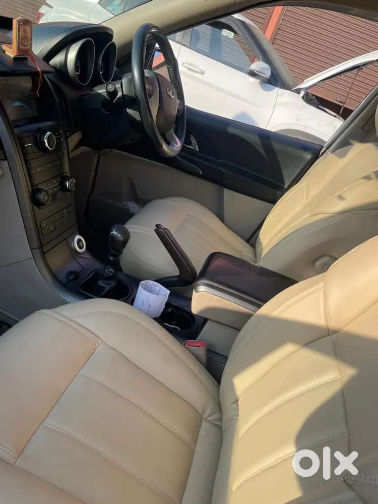 Mahindra Xuv500 2015 Diesel 123000 Km Driven With Sunroof