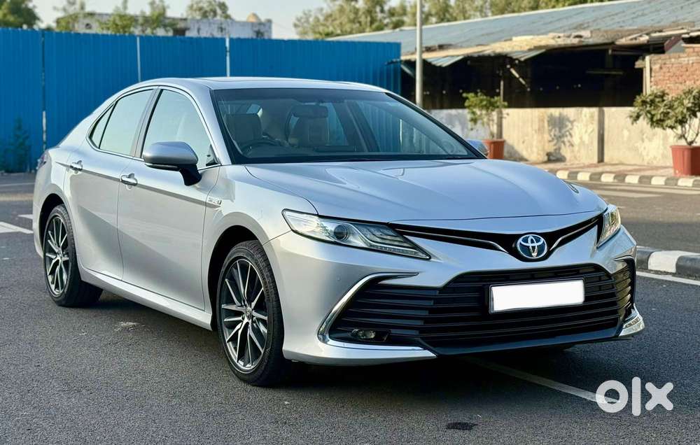 Toyota Camry Hybrid, 2022, Cng & Hybrids