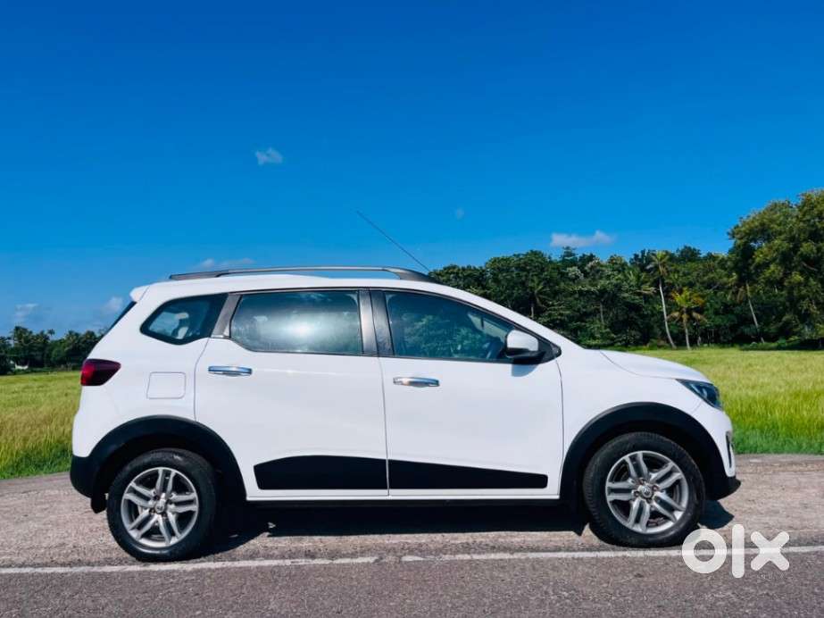 Renault Triber Rxz, 2021, Petrol