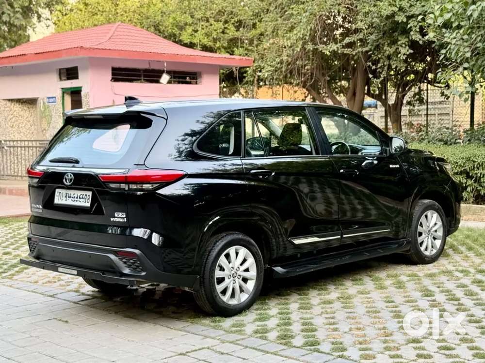 Toyota Innova Hycross 2.0 Vx Hybrid 8 Str, 2025, Petrol