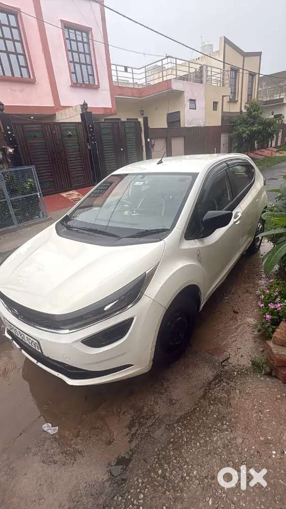Tata Altroz Xe Petrol 2022
