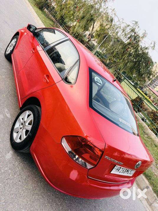 Volkswagen Vento 2010-2013 Petrol Highline, 2011, Petrol