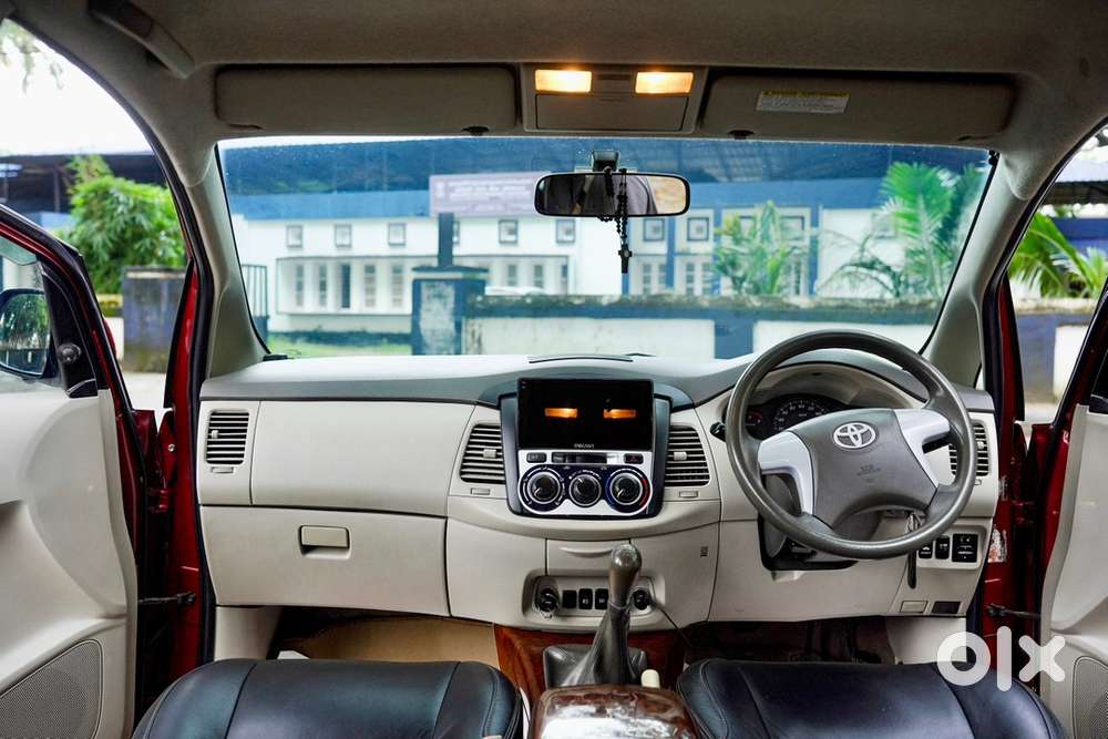 Toyota Innova 2012 - 8 Seater