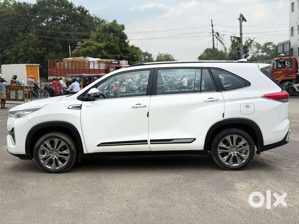 Toyota Innova Hycross 2.0 Zx (o) Hybrid 7 Str, 2026, Electric