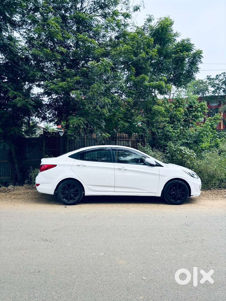 Hyundai Verna 2013 Petrol Manual 55000 Km