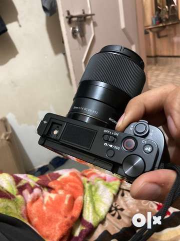 Sony zve10 camera with 2 lens - Cameras & Lenses - 1759463261