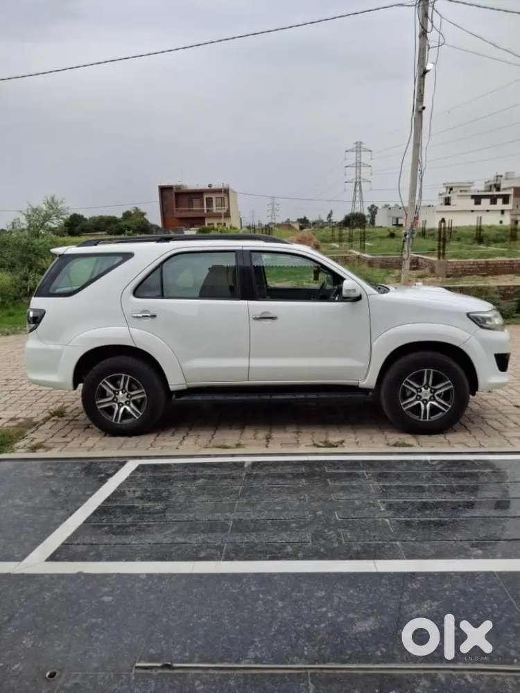 Toyota Fortuner 2015