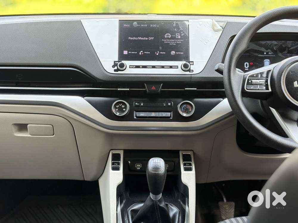 Kia Carens 1.4 Prestige Turbo 7 Str, 2023, Petrol