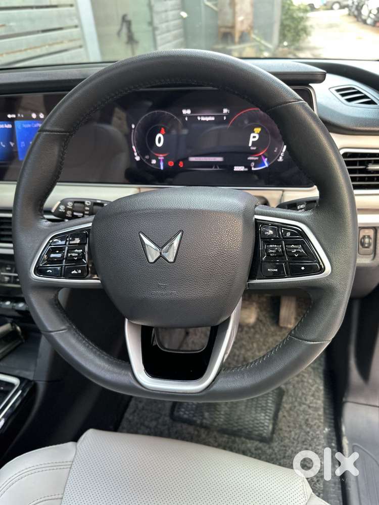 Mahindra Xuv700 2.2 Ax 7 Diesel At Luxury Pack Str, 2022, Diesel