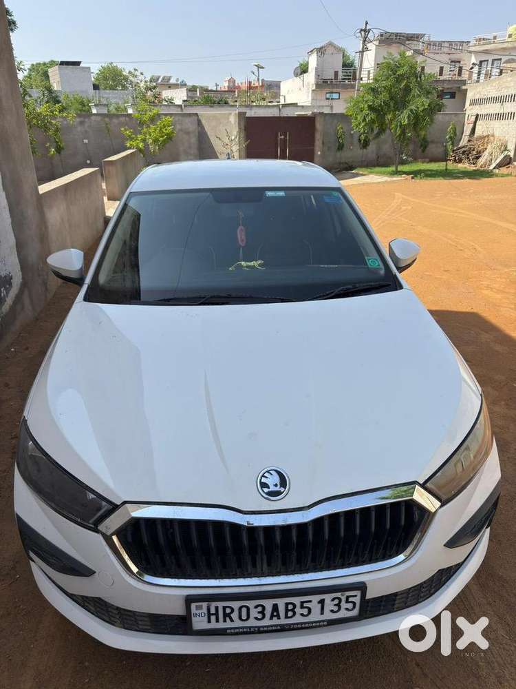 Skoda Slavia Petrol 2023