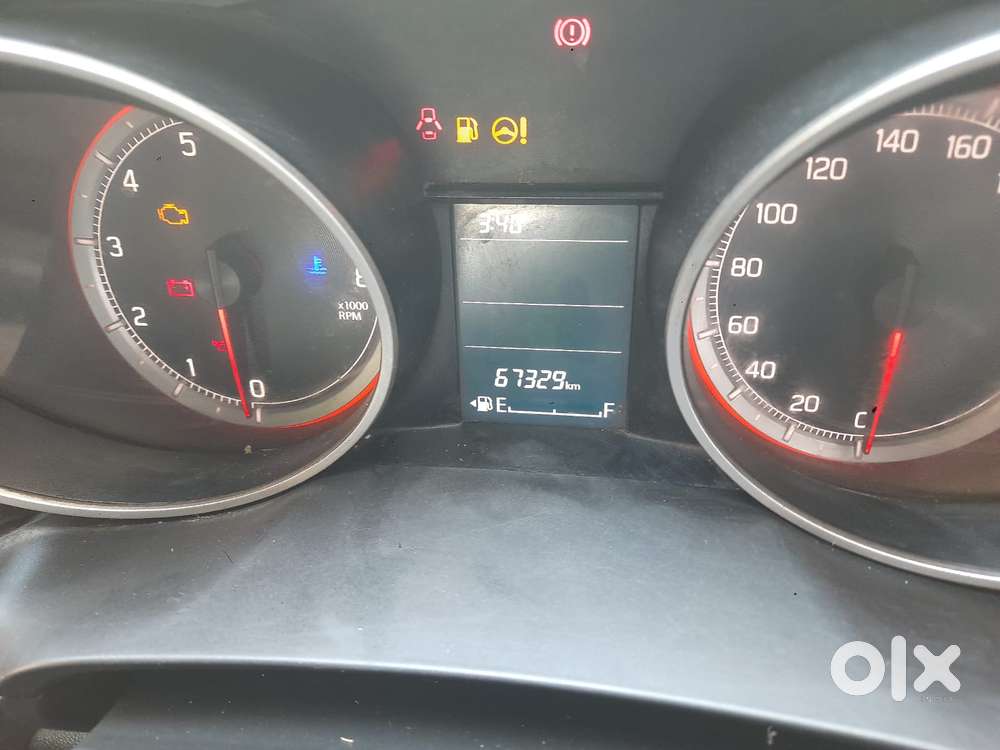 Maruti Suzuki Swift Vxi 1.2 Abs Bs-iv, 2018, Petrol