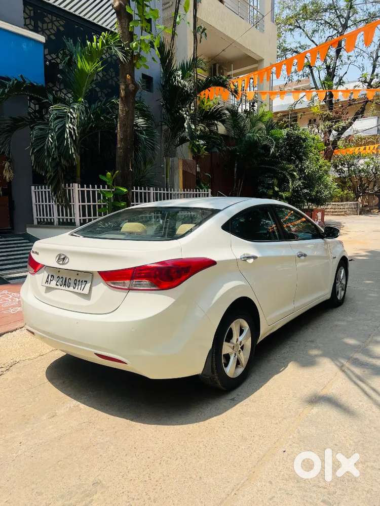 Hyundai Elantra 2013