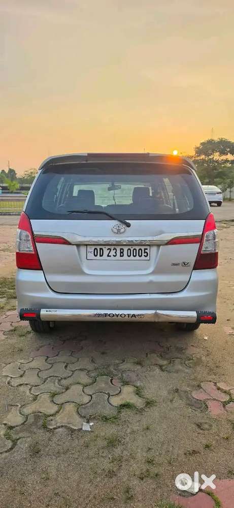 Toyota Innova 2014 Diesel 2nd Owner