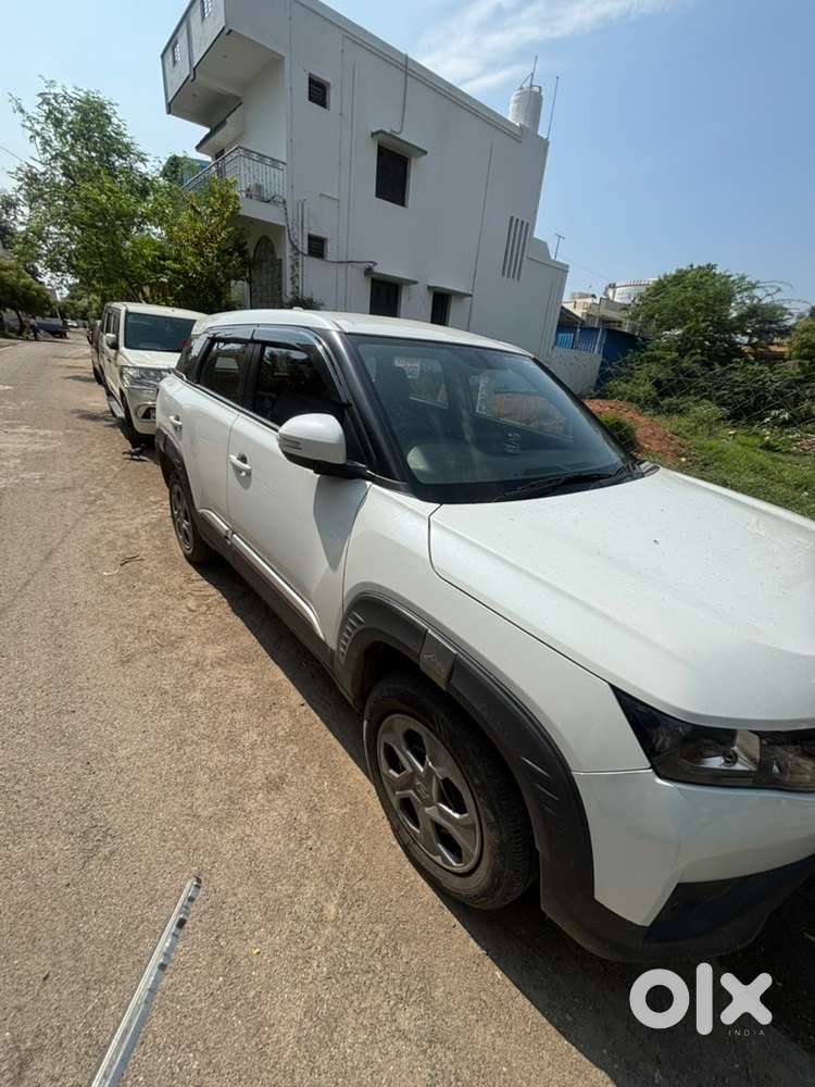 Maruti Suzuki Brezza Vxi 2025