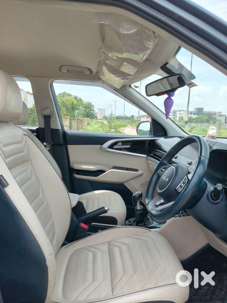Kia Carens 1.4 Luxury 7 Str, 2022, Petrol