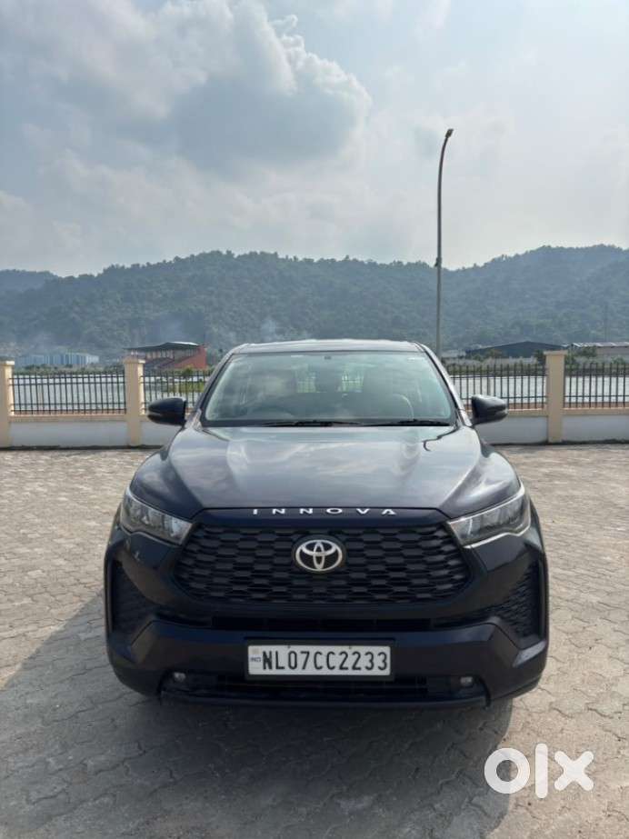 Toyota Innova Hycross, 2023, Petrol