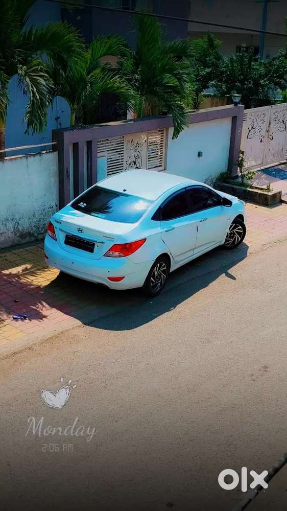 Hyundai Verna 2012