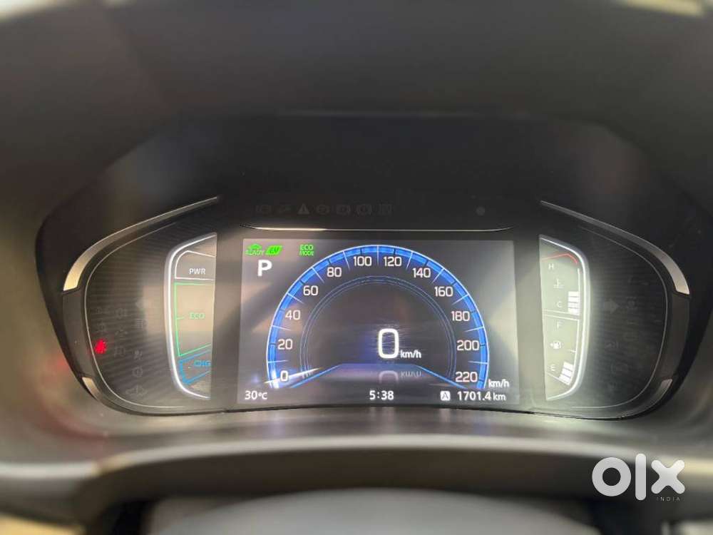 Maruti Suzuki Grand Vitara 1.5 Alpha Plus Intelligent Hybrid Ecvt, 2..