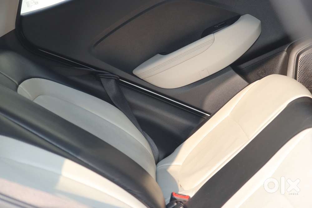 New Car With Premium Maintenance Luxury Vechile