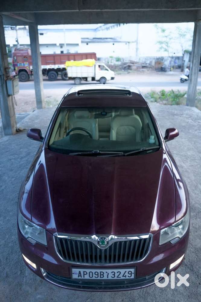 Skoda Superb Petrol 2010 Year