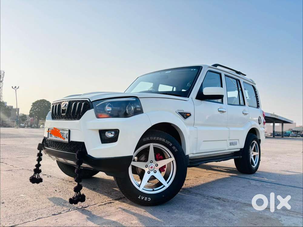 Mahindra Scorpio S8, 2015, Diesel