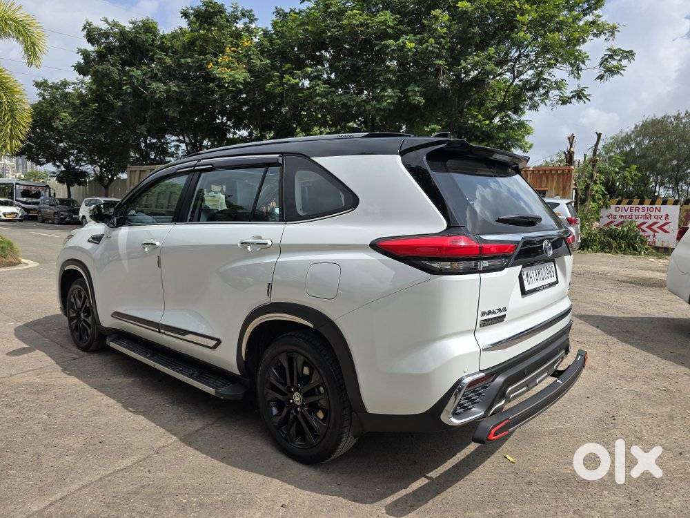 Toyota Innova Hycross 2.0 Zx (o) Hybrid 7 Str, 2025, Petrol