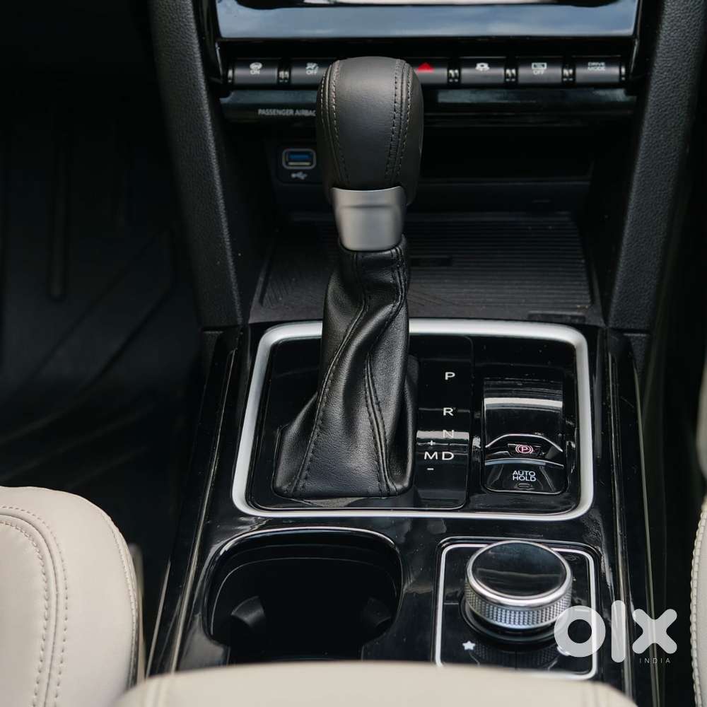 Mahindra Xuv700 Ax7l 6 Str At, 2025, Diesel