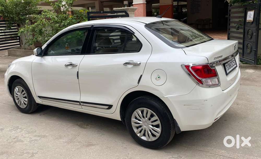 Maruti Suzuki Dzire 1.2 Vxi, 2022, Petrol