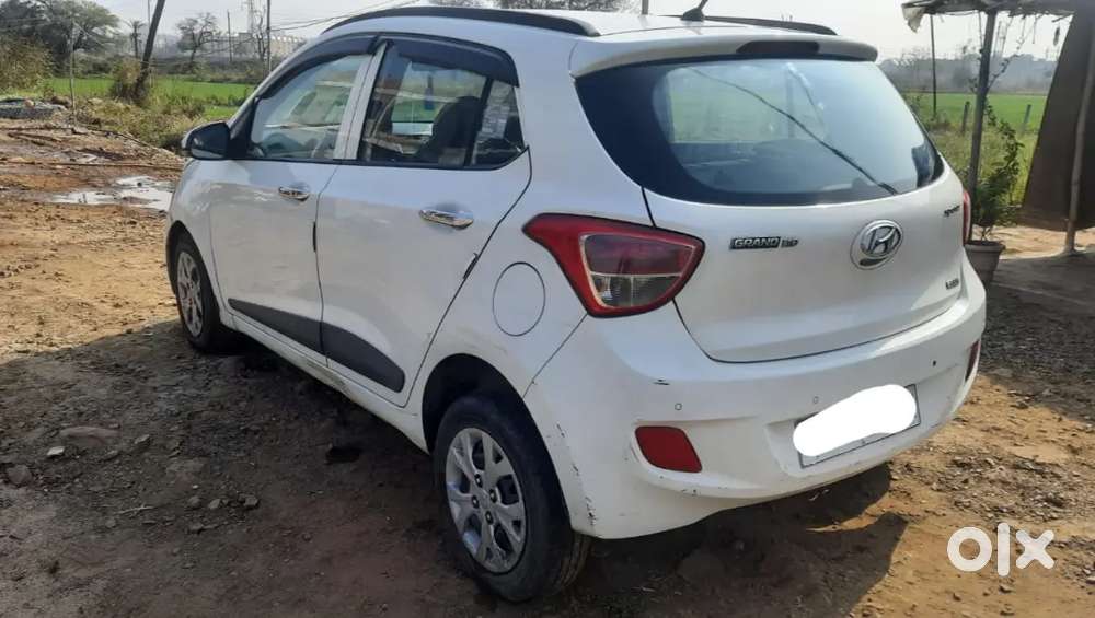 Hyundai Grand I10 Sportz 2014 Push Button Start Top Condition