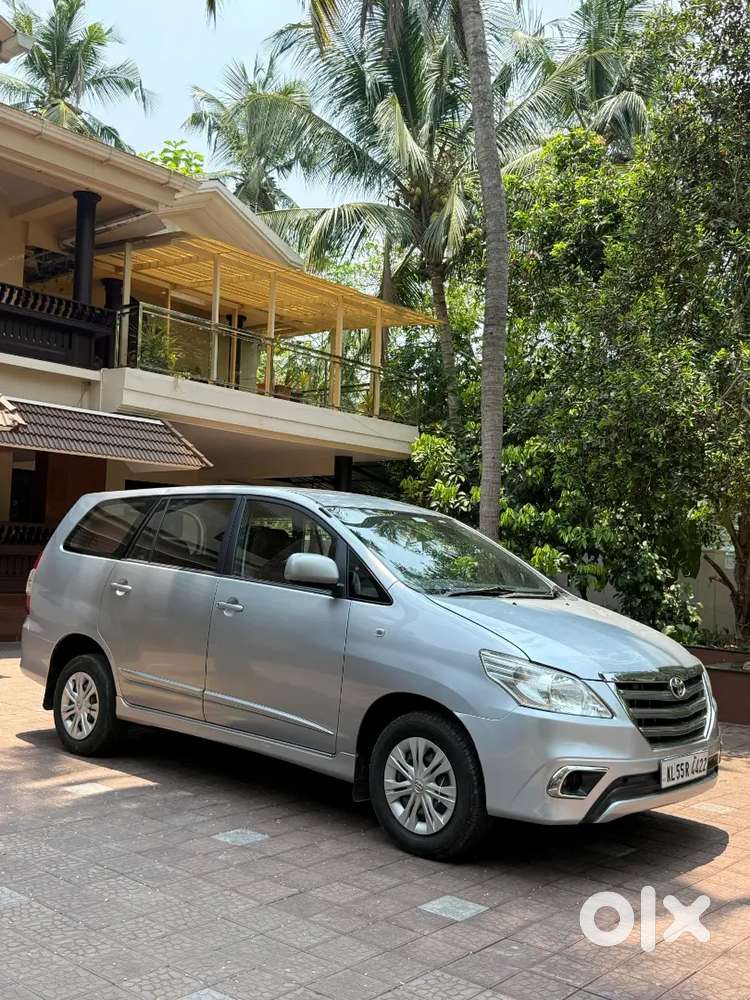 Immaculate 2015 Toyota Innova Mt - Silver - Neat & Clean - 160k Km
