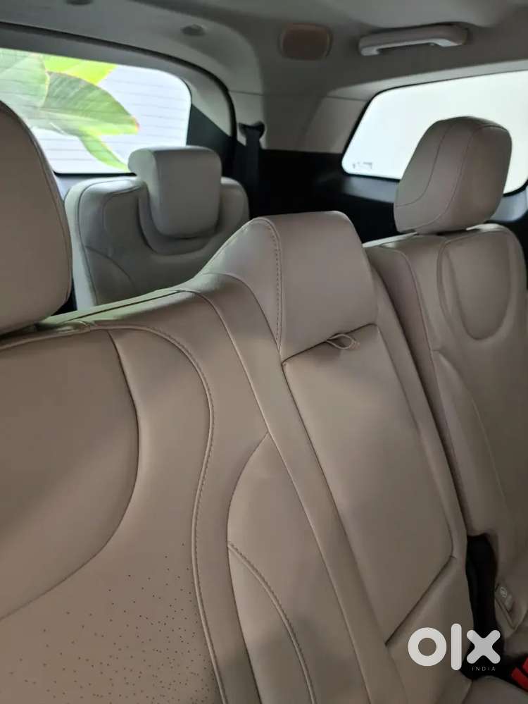 Mahindra Xuv700 Petrol 2022 1st Owner