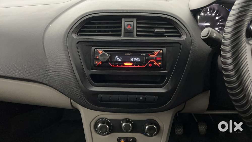 Tata Tiago Xe, 2019, Petrol