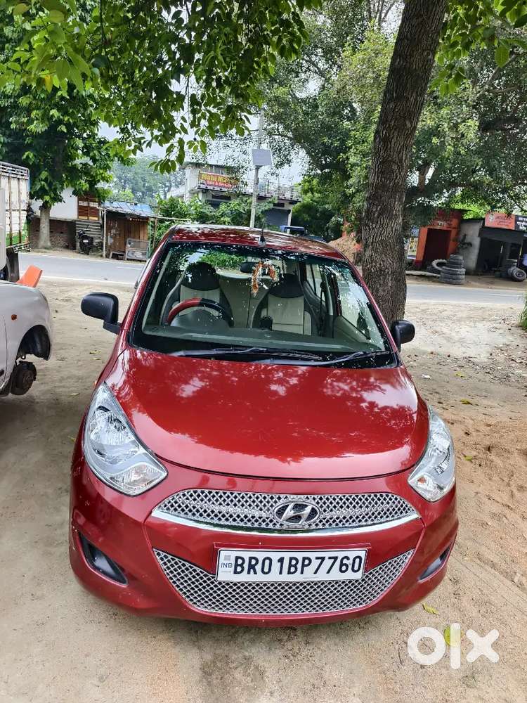 Hyundai I10 2013  Gari Bahut Kam Chali Hui Hai
