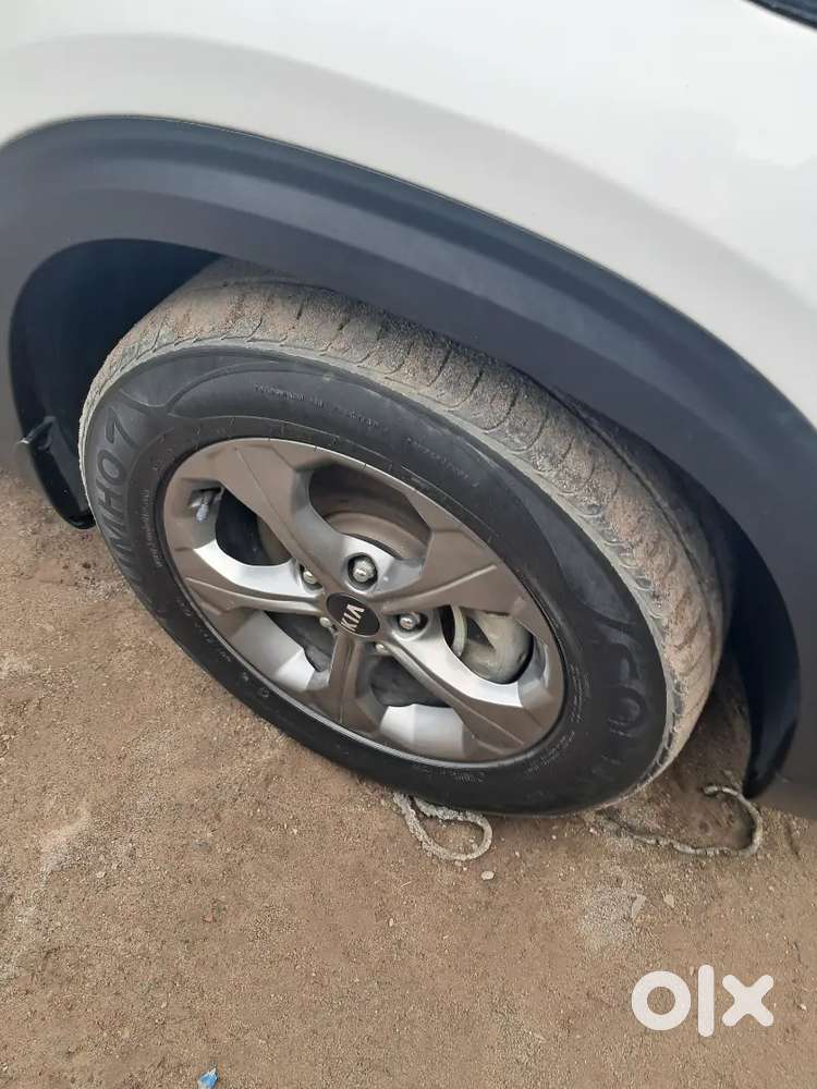 Kia Seltos Htk + White