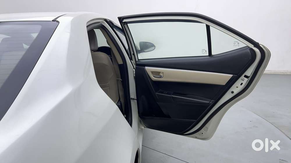 Toyota Corolla Altis 2013-2017 Vl At, 2017, Petrol