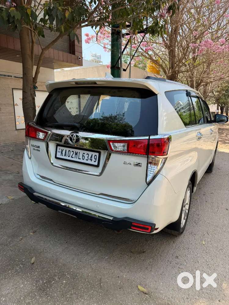 Toyota Innova Crysta 2016 Diesel Well Maintained