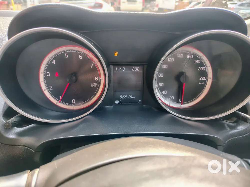 Maruti Suzuki Swift 2022 Petrol 33000 Km Driven With Cng