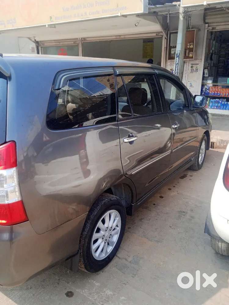 Toyota Innova 2012 Diesel Well Maintained