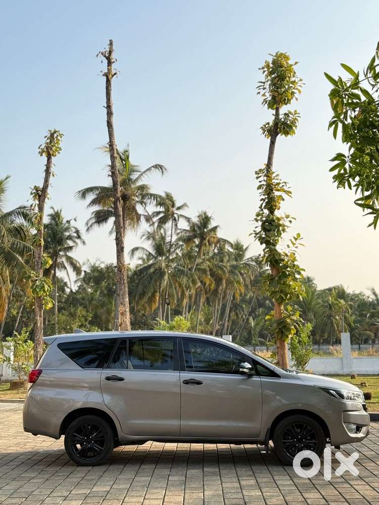 Innova Crysta Automatic 2.8 Z 2016