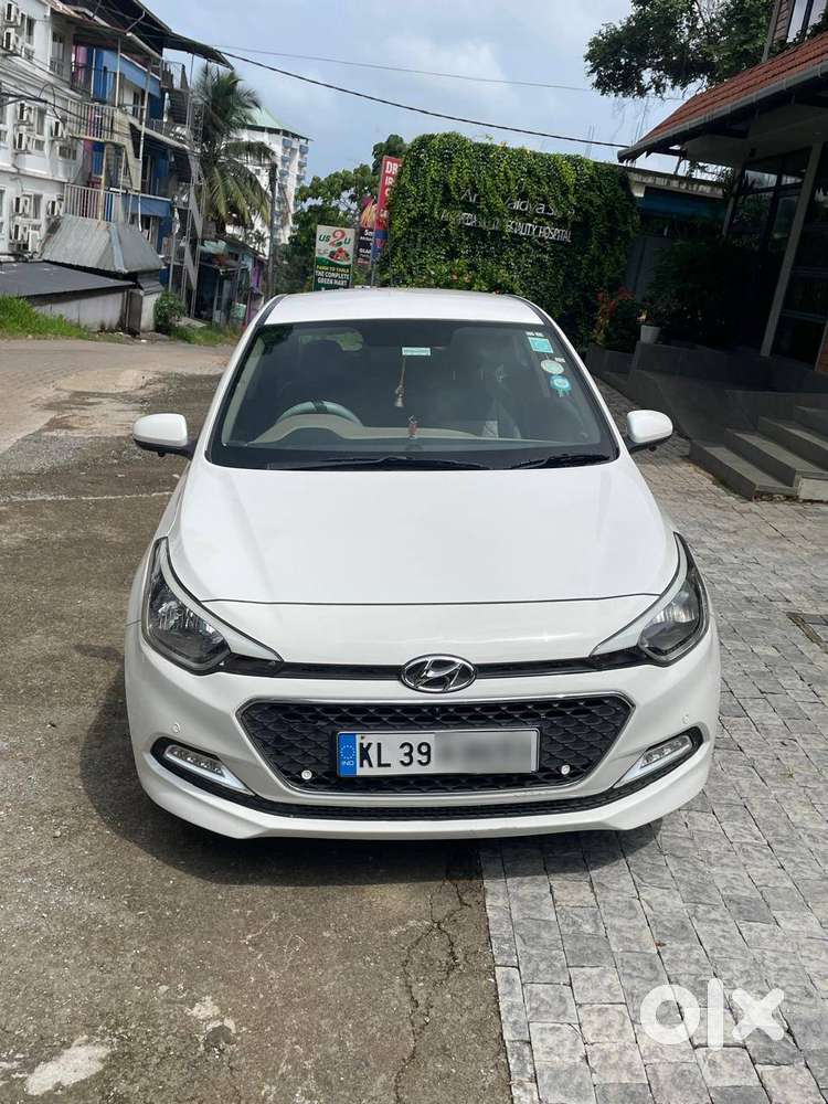 Nri-driven, Well Maintained Elite I20