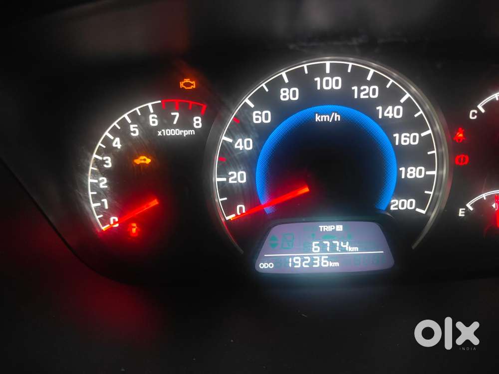 Hyundai I10 Sportz, 2016, Petrol